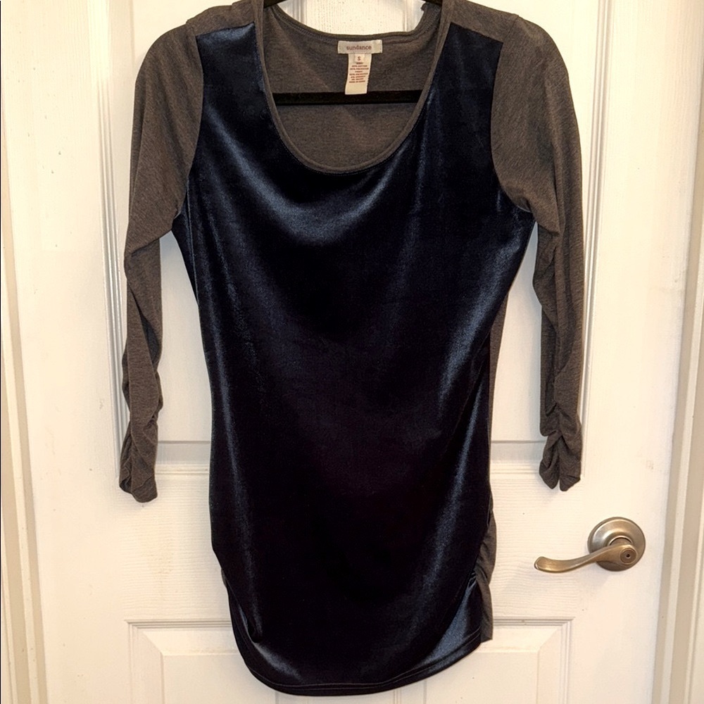 Sundance NWOT Blue Velvet & Gray Fitted Long Blouse